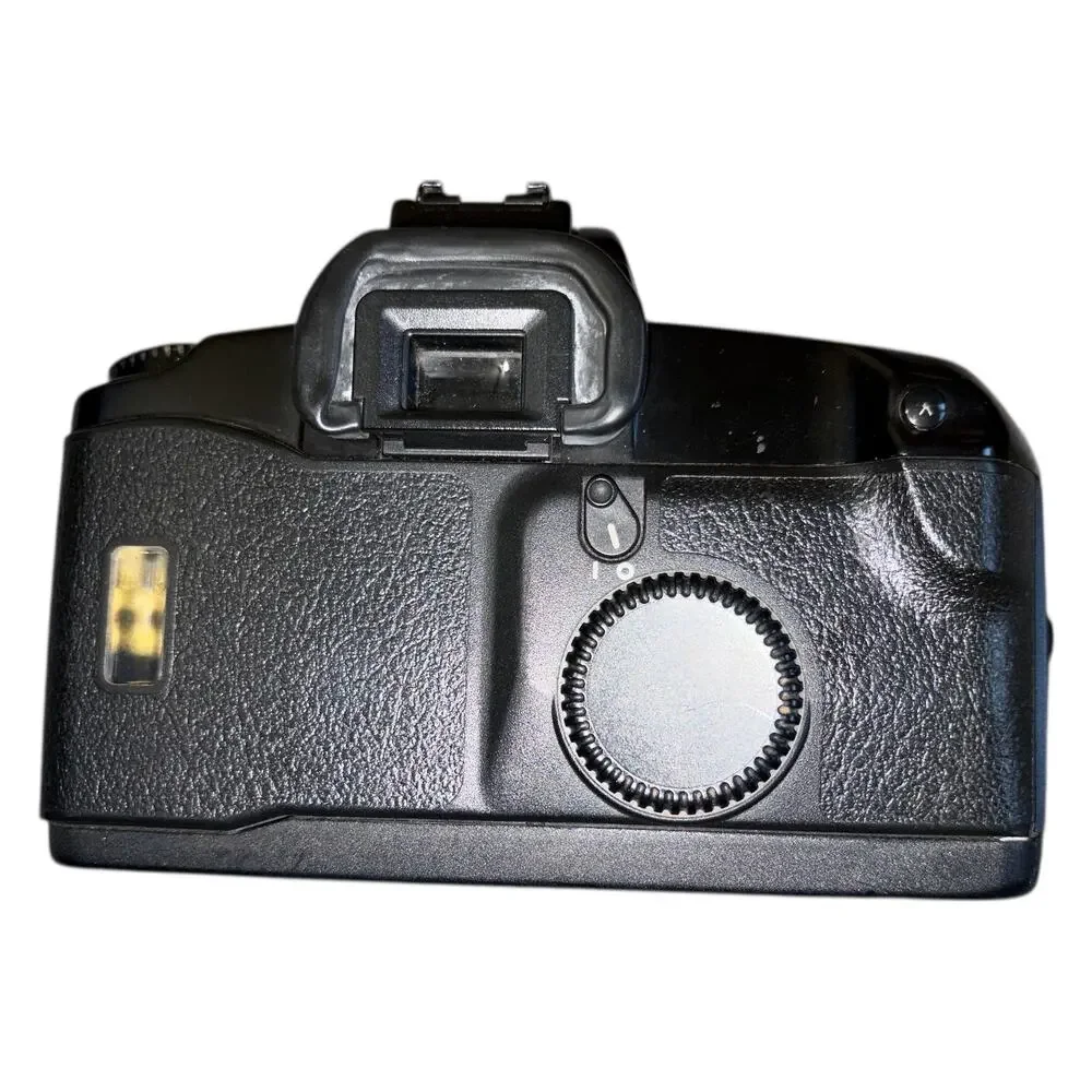 Canon EOS Elan 35mm SLR Film Camera Nice Condition